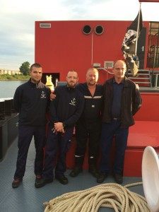 Maxime Fuchs-Kuhn et Jérôme Hensel (référents techniques), Thierry Romilly (officier CRERF) et Damien Martz (pilote du bateau-pompe EUROPA 1)